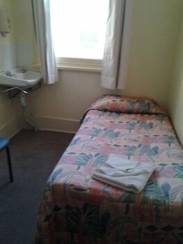 Hotel Boston - Accommodation NSW 5