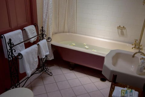 Maddies Of Bolwarra - Accommodation NSW 4