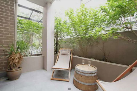 Bondi Beach Garden Apartment - Accommodation NSW 6