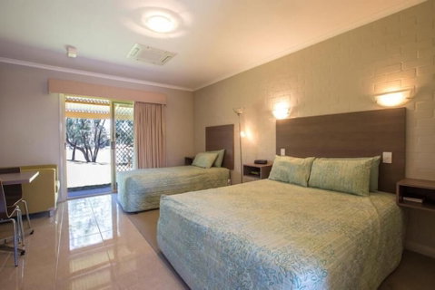 Euston Club Motel - Accommodation NSW 5
