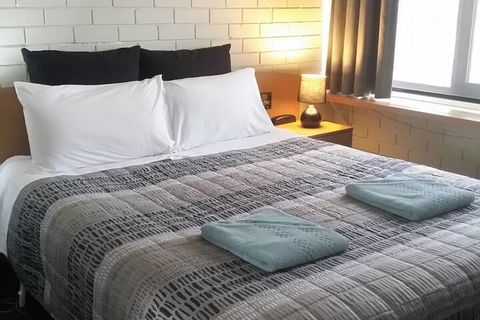 White Manor Motel - Accommodation NSW 2
