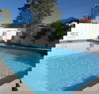 Riviera on Ruthven Motel - Accommodation NSW