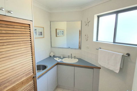 Scarborough Beach Front Resort Shell 4 - Accommodation NSW 5