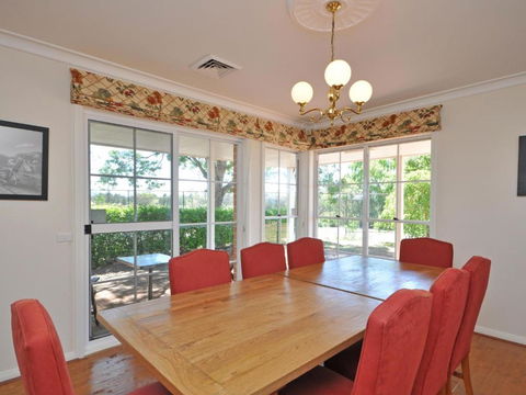 Beggars Bridge Vineyard Homestead W / Pool + Wifi + Tennis + Vineyard - Accommodation NSW 5