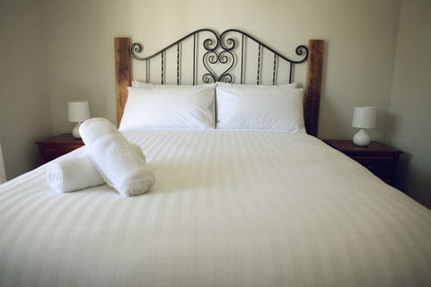 Stay Social - Accommodation NSW 4