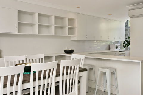 A Perfect Stay - 2 James Cook Apartments - Accommodation NSW 1