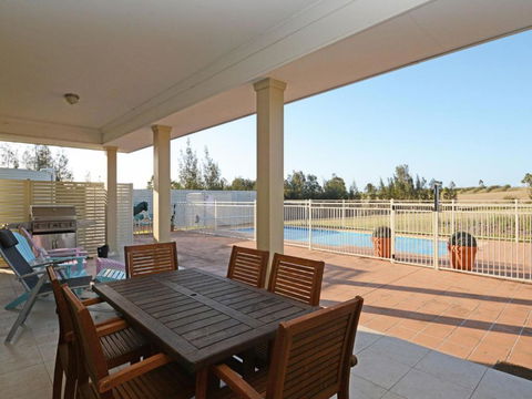 Silver Springs (4br) Cottage With Wifi Views Olives & Space . Fireplace Views Olives & Space - Accommodation NSW 2