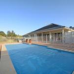 Silver Springs (4br) Cottage With Wifi Views Olives & Space . Fireplace Views Olives & Space - Accommodation NSW 0