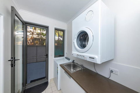 Boom 6 Boomerang Beach - Accommodation NSW 3