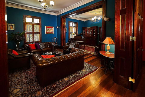 The Regents Park Mansion - Accommodation NSW 5