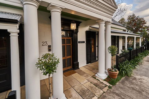 The Regents Park Mansion - Accommodation NSW 1