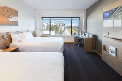Crowne Plaza Canberra - Accommodation NSW 6