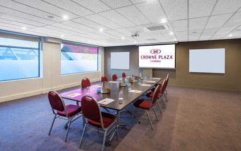 Crowne Plaza Canberra - Accommodation NSW 8