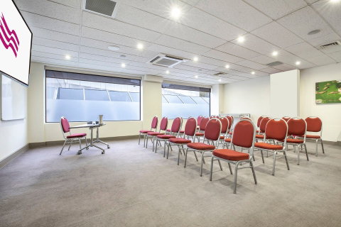 Crowne Plaza Canberra - Accommodation NSW 9