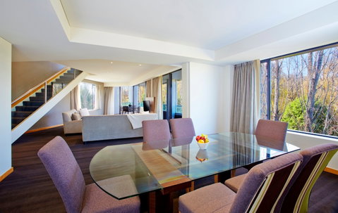 Crowne Plaza Canberra - Accommodation NSW 13