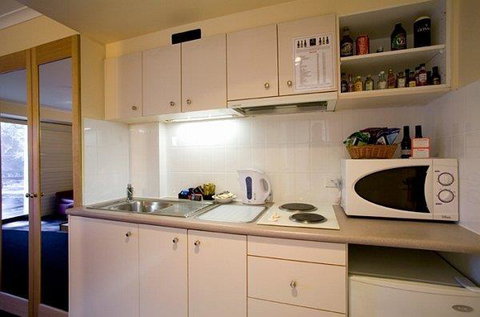 Capital Executive Apt Hotel Canberra - Accommodation NSW 9