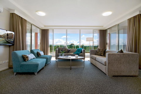 Pacific Suites Canberra - Accommodation NSW 1