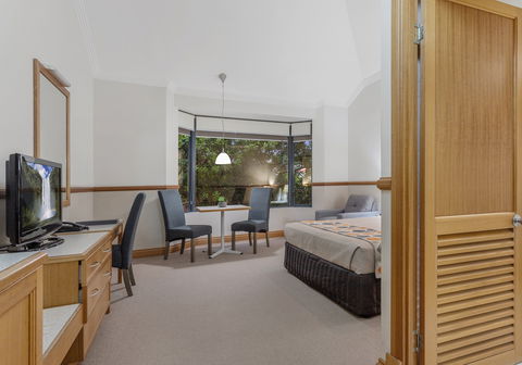 The Airport International Motel - Accommodation NSW 5