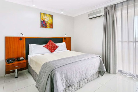 Comfort Inn & Suites Burwood - Accommodation NSW 2