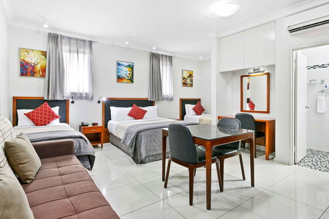 Comfort Inn & Suites Burwood - Accommodation NSW 5