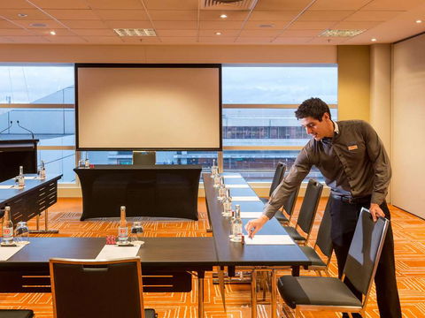 PARKROYAL Melbourne Airport - Accommodation NSW 9
