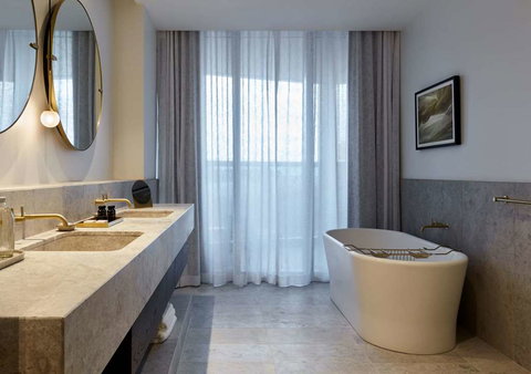 Eos by SkyCity - Accommodation NSW 3