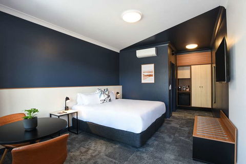 HotelMOTEL - Accommodation NSW 4