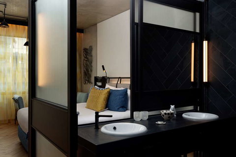 QT Melbourne - Accommodation NSW 5