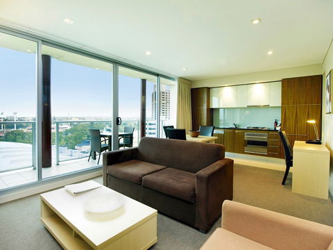 Oaks Embassy - Accommodation NSW 3
