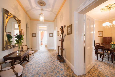 The Hotel Windsor - Accommodation NSW 9