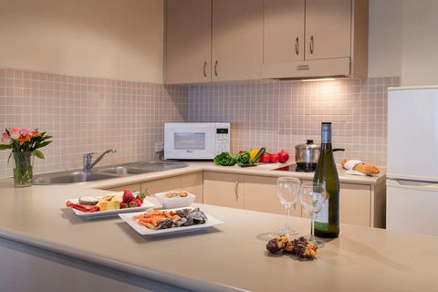 Canberra Parklands Central - Accommodation NSW 5