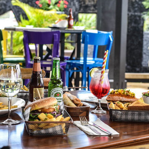 Alexandra Hills Hotel - Accommodation NSW 9