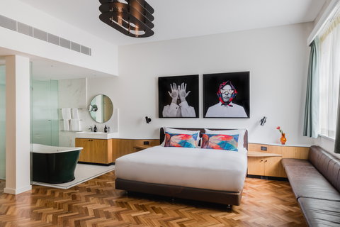 The Old Clare Hotel - Accommodation NSW 13