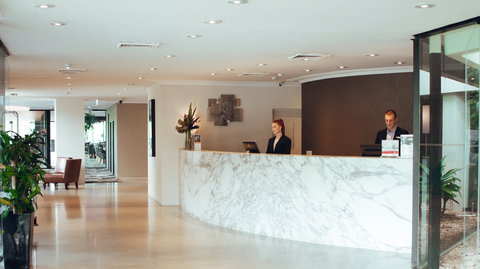 Holiday Inn Warwick Farm - Accommodation NSW 2