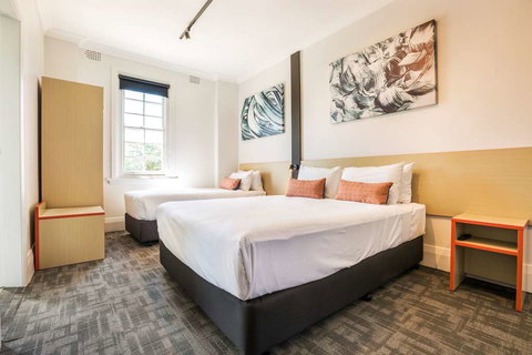 Nightcap at Regents Park Hotel - Accommodation NSW 4