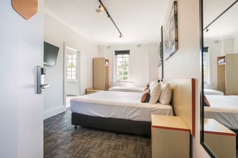 Nightcap at Regents Park Hotel - Accommodation NSW 5