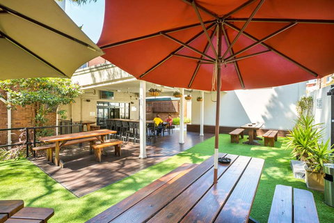 Nightcap at Regents Park Hotel - Accommodation NSW 9