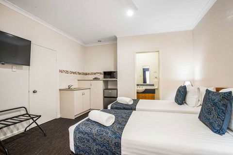 Karratha Central Apartments - Accommodation NSW 4