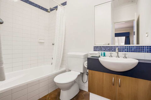 Karratha Central Apartments - Accommodation NSW 6