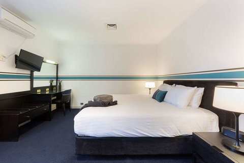 Ramada by Wyndham Diplomat Canberra - Accommodation NSW 6