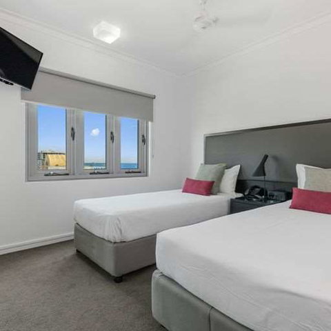 H on Mitchell Apartment Hotel - Accommodation NSW 4