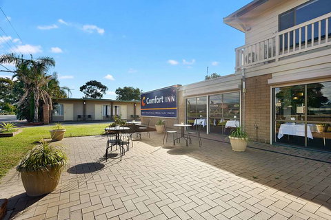 Comfort Inn Flinders on Main - Accommodation NSW 2