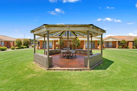 Comfort Inn & Suites King Avenue - Accommodation NSW 2