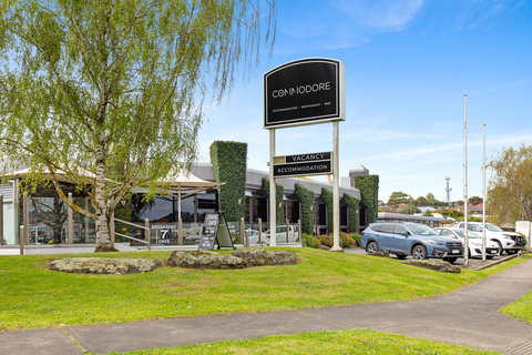 Commodore On The Park - Accommodation NSW 0