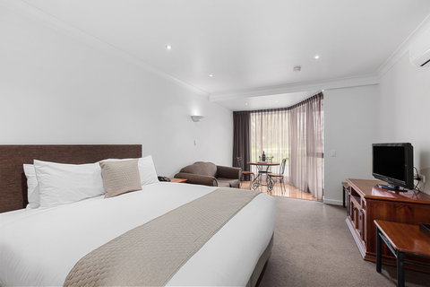 Commodore On The Park - Accommodation NSW 1