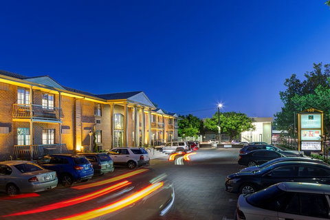Adelaide Inn - Accommodation NSW 0