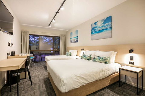 Kawana Waters Hotel By NightCap - Accommodation NSW 2