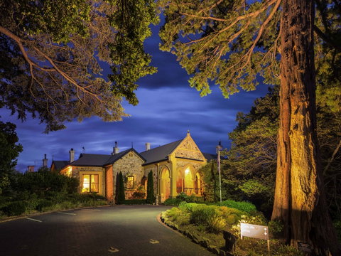 Mount Lofty House - Accommodation NSW 0