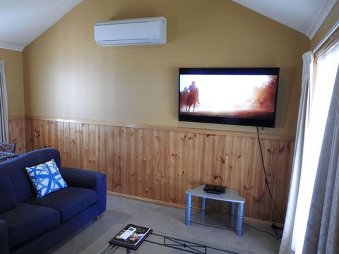Golden Heritage Motor Inn & Cottages - Accommodation NSW 7