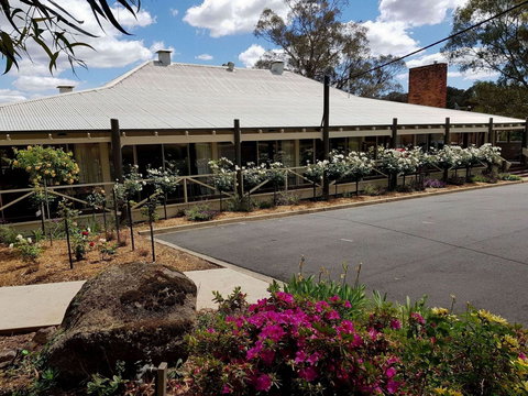 Golden Heritage Motor Inn & Cottages - Accommodation NSW 11